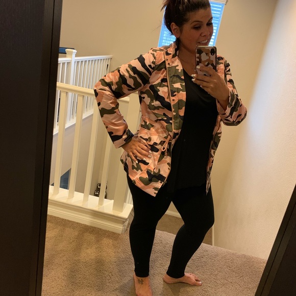 ❤️LAST NEW S Pink Camo Hooded Zip Up Jacket - Picture 7 of 12